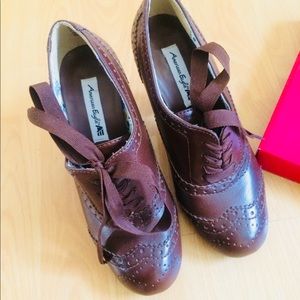 Like new! American Eagle brown booties